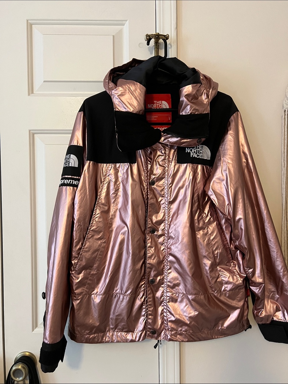 The North Face Supreme rose gold jacket size men’s L - Picture 1 of 9